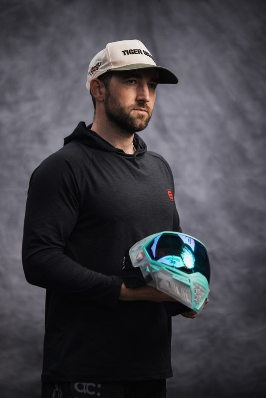 Sweat à capuche Empire Venture Breeze - Noir avec logo rouge