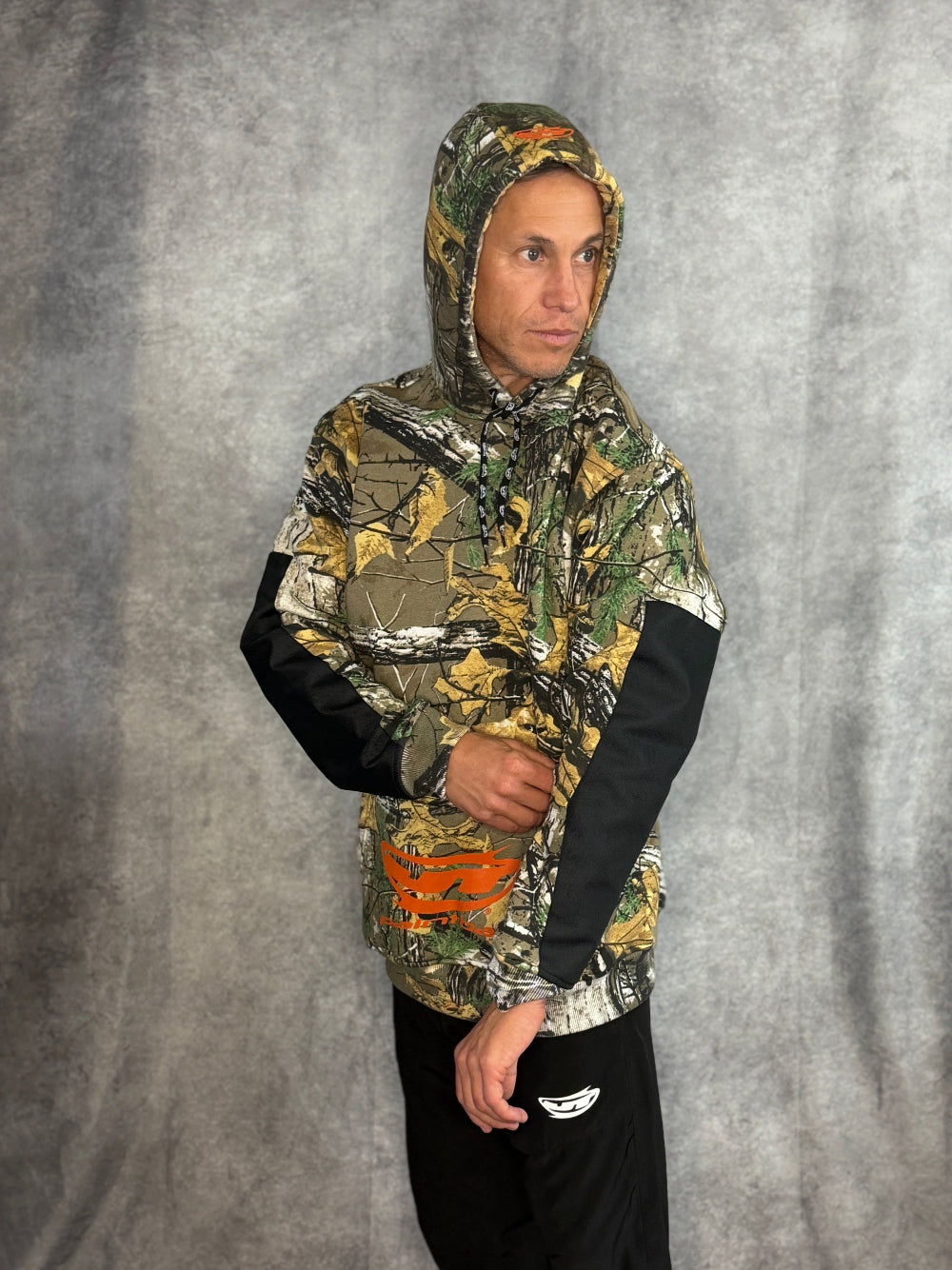 Grind Hoodie Branch Camo Side look