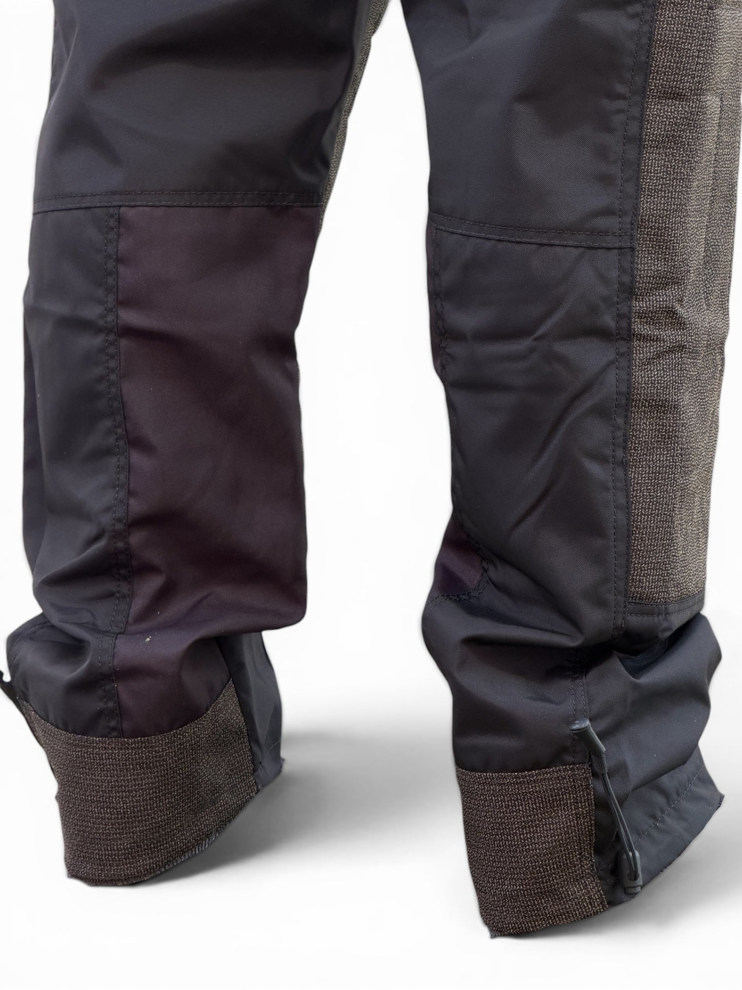 Millennium pants close ankle